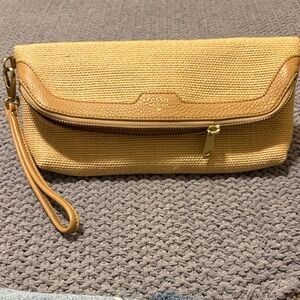 👜 Fossil Preston Foldover Pouch / Wristlet – Tan Straw Texture